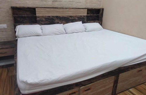 Auli House | Raghuvar Bhawan Guest House
