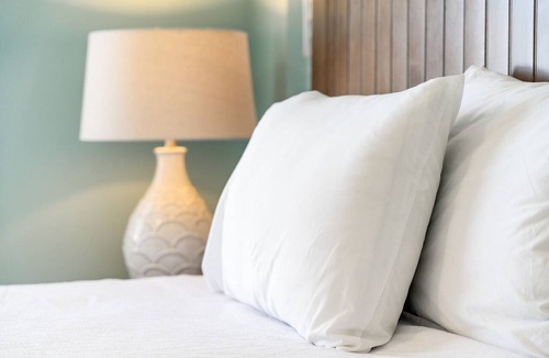 Marathon Hotel | Rainbow Bend Resort