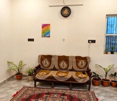 Mahmoorganj House | Rainbow Inn Kashi Vishwanath Temple 4 km