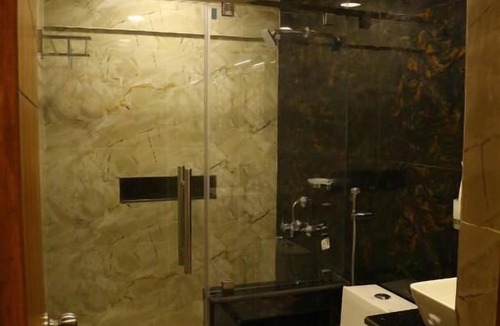Mayiladuthurai Hotel | Raj Hussain Landmark Hotel