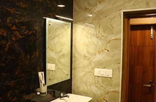 Mayiladuthurai Hotel | Raj Hussain Landmark Hotel