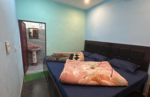 Gaurikund Hotel | Rajkamal Guest House