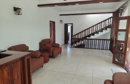 Udumbanchola House | Red cloud munnar