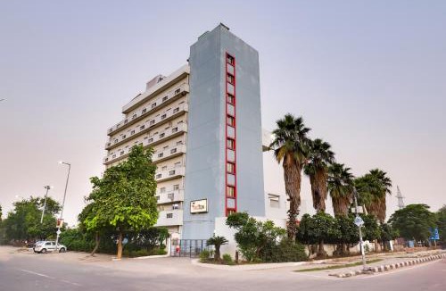 Mayur Vihar Phase III Hotel | Red Fox by Lemon Tree Hotels, East Delhi