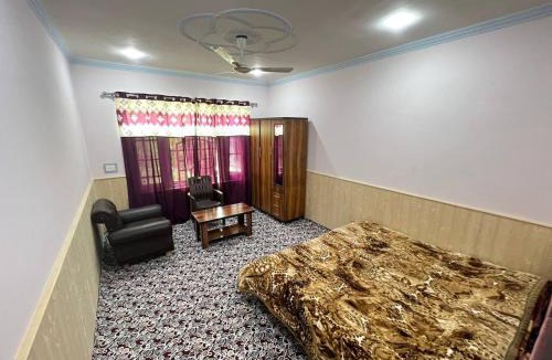 Nishat-Shalimar House | Redbury Homestay