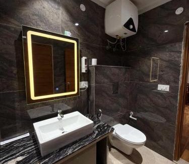 Kasauli Hotel | Reejas inn's n' suites