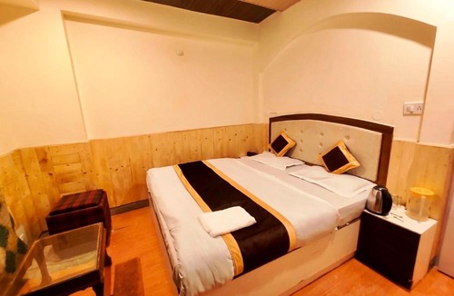 Shimla Hotel | Regency Shooryaa Near The Mall Shimla