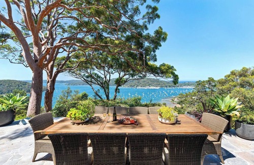 Bayview House | Ridgedale House – Luxurious Seaside Retreat