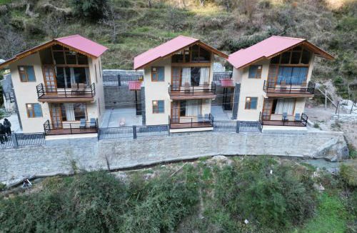 Ghiyagi House | Riverdale Cottage and Cafe Jibhi