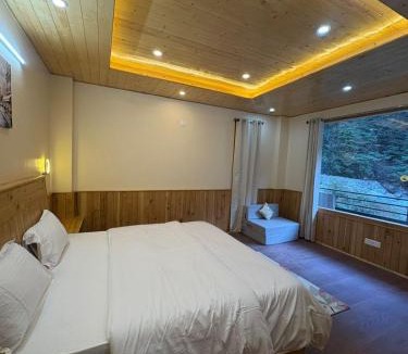 Ghiyagi House | Riverdale Cottage and Cafe Jibhi