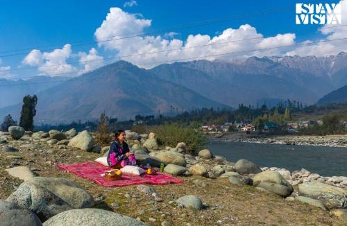 Brein Villa | Riverfront Retreat - Qaraar - Preng by VEO - Part of StayVista