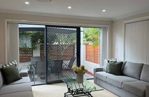 Emu Plains House | Riverside Gardens