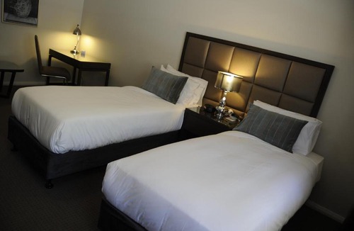 Cattai Resort | Riverside Oaks Golf Resort