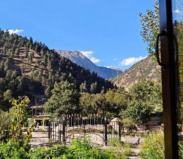 Kalpa House | Riverside Retreat Homestay