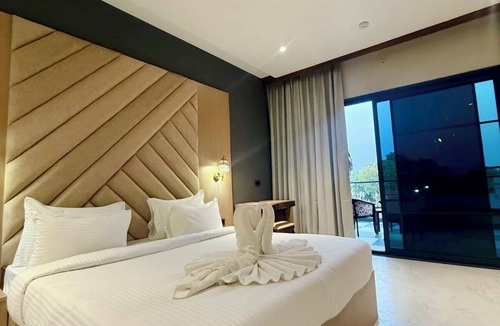 Maheshwar Hotel | Riviera Hotel & Resort