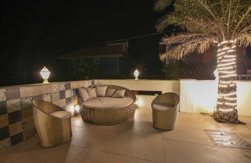 Lonavala House | RK Villa: Mountain Escape w/5 King Beds - Pool & Garden Views - Huge Terrace