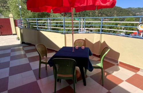 Dalhousie House | Rock Mountain Premium Homestay, Dalhousie Family & Couple Friendly Relaxing Stay Away from Crowd
