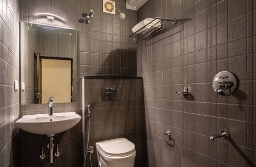 Kalapettai Hotel | Rolling space