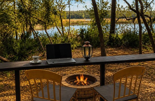 Edgar Cabin | Romantic Hideaway Cabin Hammock Fire Pit Free Parking Pet-Friendly.
