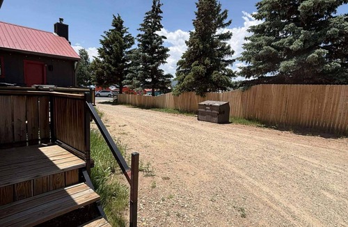Eagle Nest Cabin | Room 2: Gold Pan Nest -15 Minutes to Red River/Angel Fire