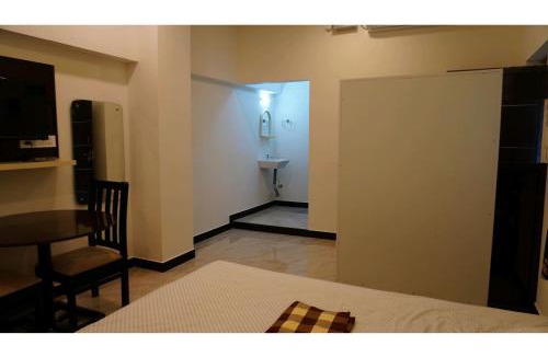 Udumalaipettai Bed & Breakfast | Room Stay non bookable