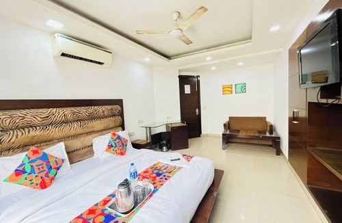 New Delhi Hotel | Roomshala 087 Green High