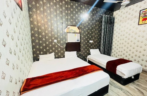 Delhi Hotel | Roomshala Hotel Haveli