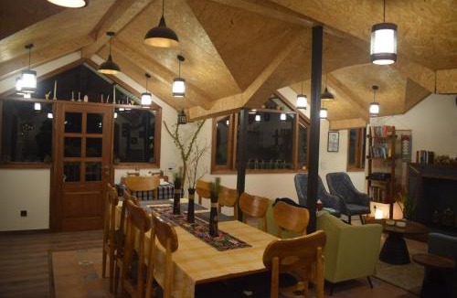 Theog House | Roots & Rustle homestay
