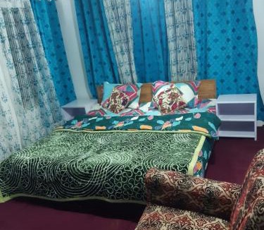 Brein House | Rose Bowl Guest House, Srinagar Dal Lake