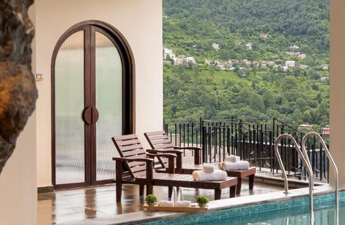 Bhimtal Hotel | Rosewood Retreat Bhimtal - Luxury Lake View Resort on Bhimtal Lake