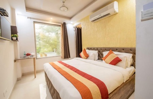 Lajpat Nagar Hotel | Royal Comfort Castle