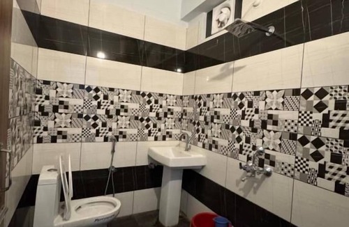 Almora Hotel | Royal Guest House