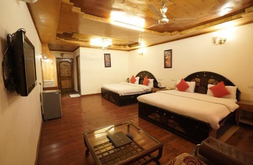 Bhagsu Nag Hotel | Royal Palace Resort Bhagsunag - Family & Couple Friendly Hotel in McLeod Ganj #RoyalPalaceResortBhagsunag #RoyalPalaceResort #BhagsunagHotel #HotelInMcLeodGanj #FamilyFriendlyHotel #CoupleFriendlyHotel #HotelNearBhagsuWaterfall #DharamshalaHotels #Himacha