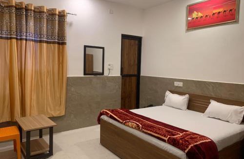 Jammu Hotel | Royal Palm Hotel & Food Court