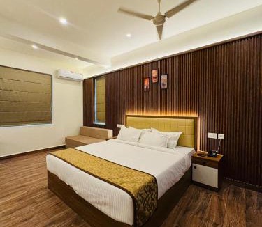 Elappara Resort | Royale By Honey Comb