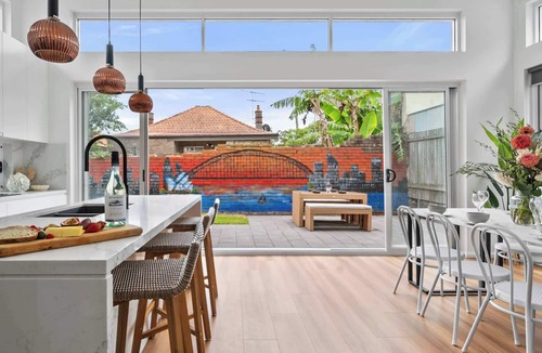 Rozelle House | Rozelle Retreat by the Bay Run