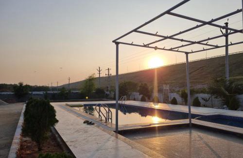 Gajwel House | Rp's Swarga Lake front Family Farmhouse