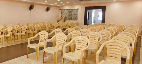 Coimbatore Hotel | RR Grand Inn