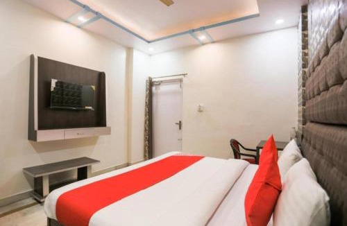 Sitapur Hotel | RROOMS Eco Hotel Nimisha
