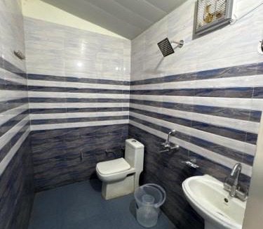 Jakh Hotel | Rudraksh Hotel and restaurant