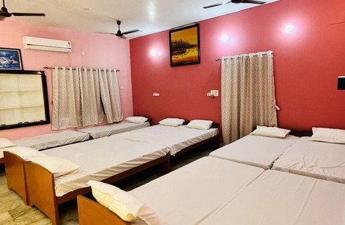 Varanasi Cabin | Rudraksh Inn