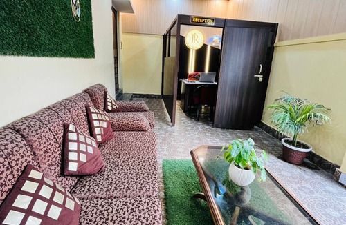 Varanasi Cabin | Rudraksh Inn