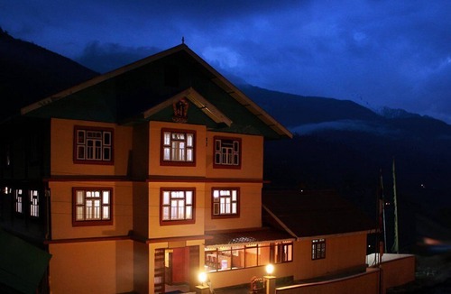 Mangan Hotel | Rufina Norling Zimkhang