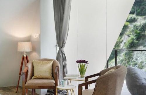 Banjar Villa | SaffronStays Tirthan Twins- Riverside Villa & Bonfire