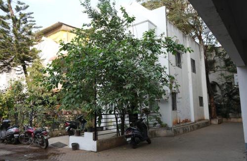 Clover Park Apartment | Saiwal Home - Walk to Airport & Phoenix Mall