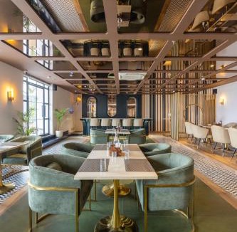 Sector 62 Hotel | Saltstayz Premier Suite Chandigarh Mohali