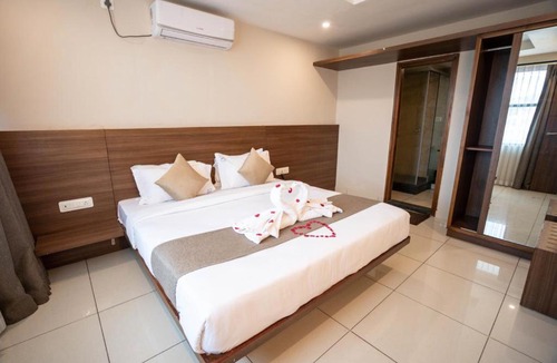 Vijayanagar Hotel | Samasth Palatial Hotel