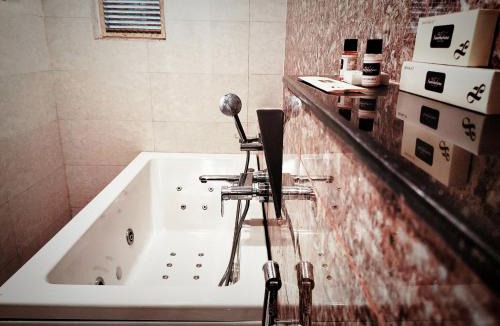 Rampur Hat Hotel | Sambhabana Hotel & Suites