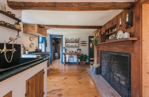 Sandwich House | Sandwich Cape Cod Antique Colonial - The Deacon Eldred House