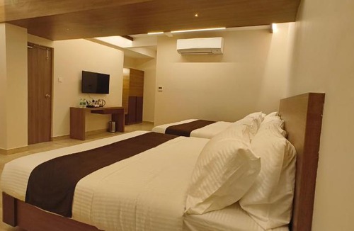 Kanchipuram Hotel | Sarada Grand